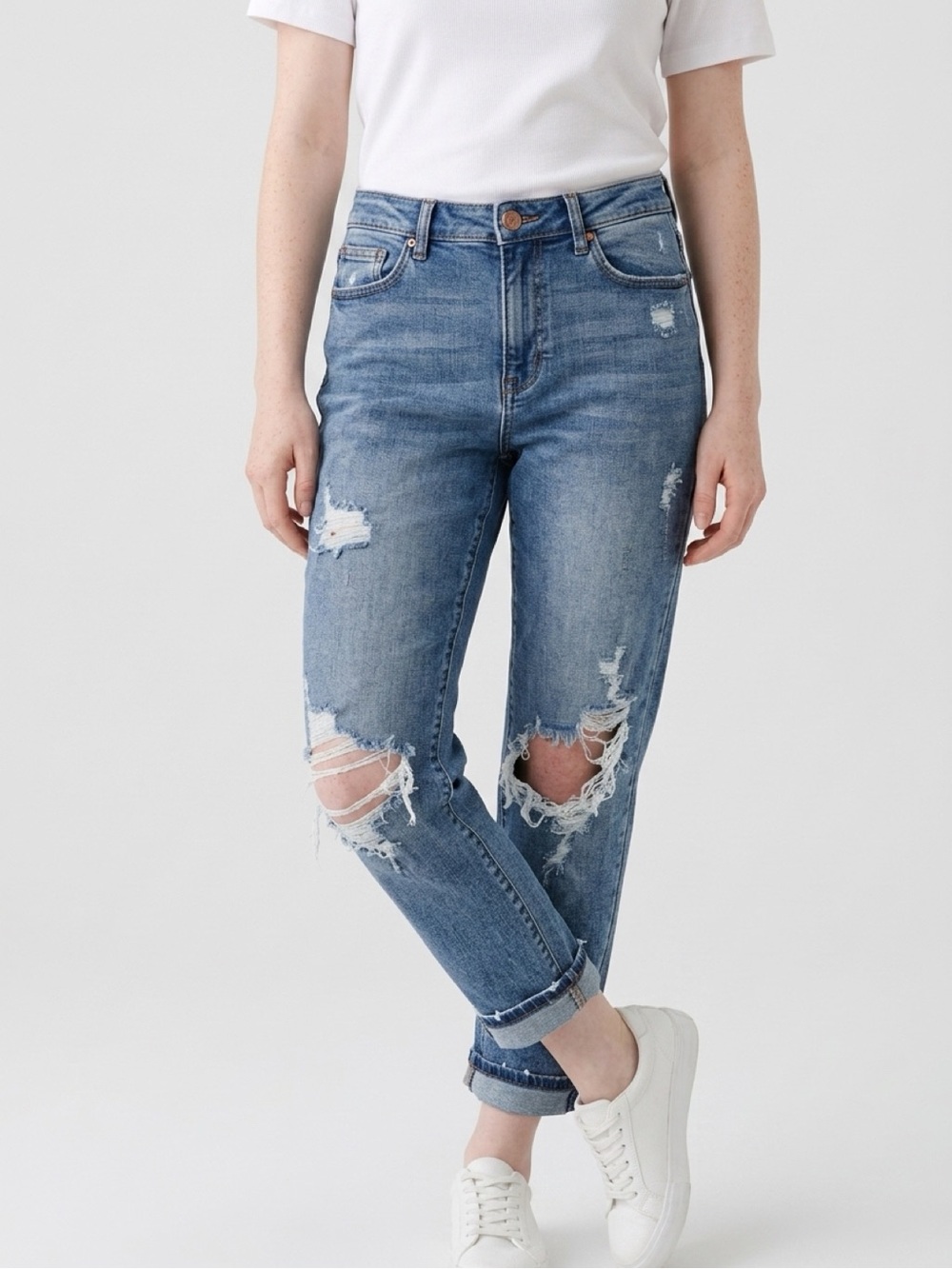 Judy Blue Boyfriend Fit Medium Blue Distressed ripped Rock festival